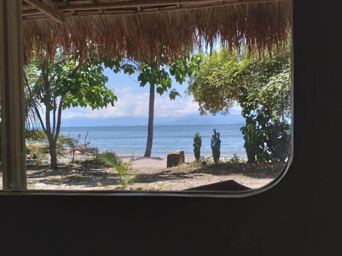 East Lombok Dive Hotel - 3 Private Rooms On The Beach Labuhan Pandan Exterior photo