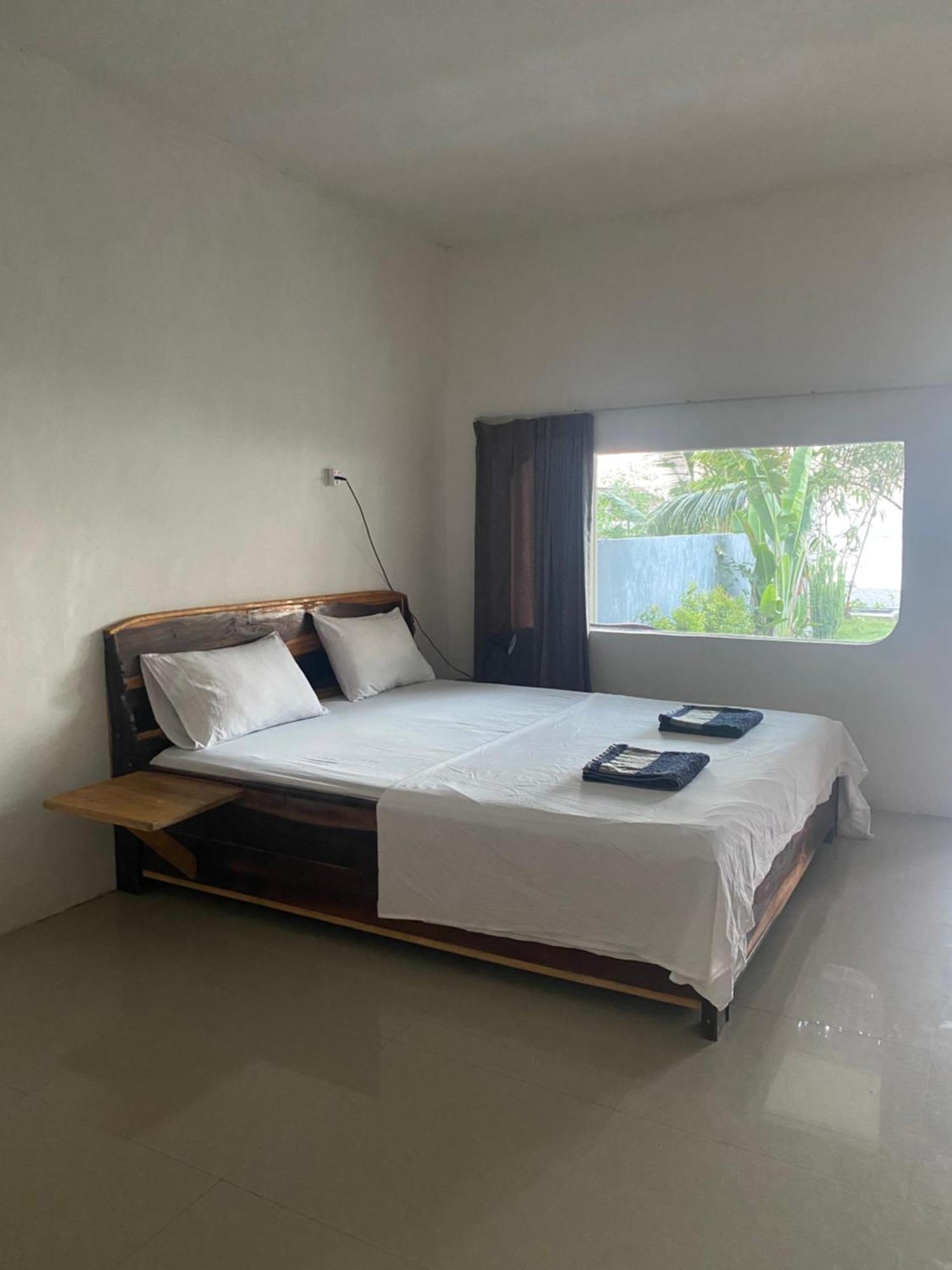 East Lombok Dive Hotel - 3 Private Rooms On The Beach Labuhan Pandan Exterior photo